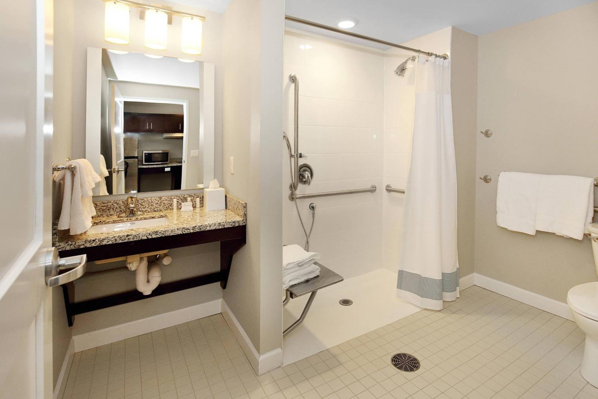Hotel Towneplace By Marriott Grove Mercer/outlets 3*