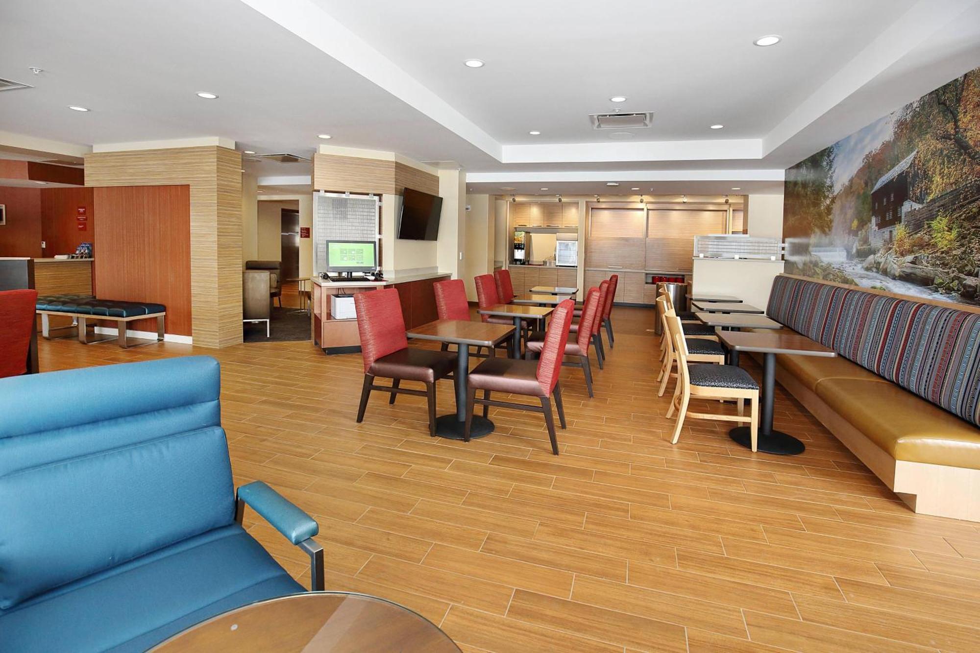 Towneplace By Marriott Grove Mercer/outlets 3*