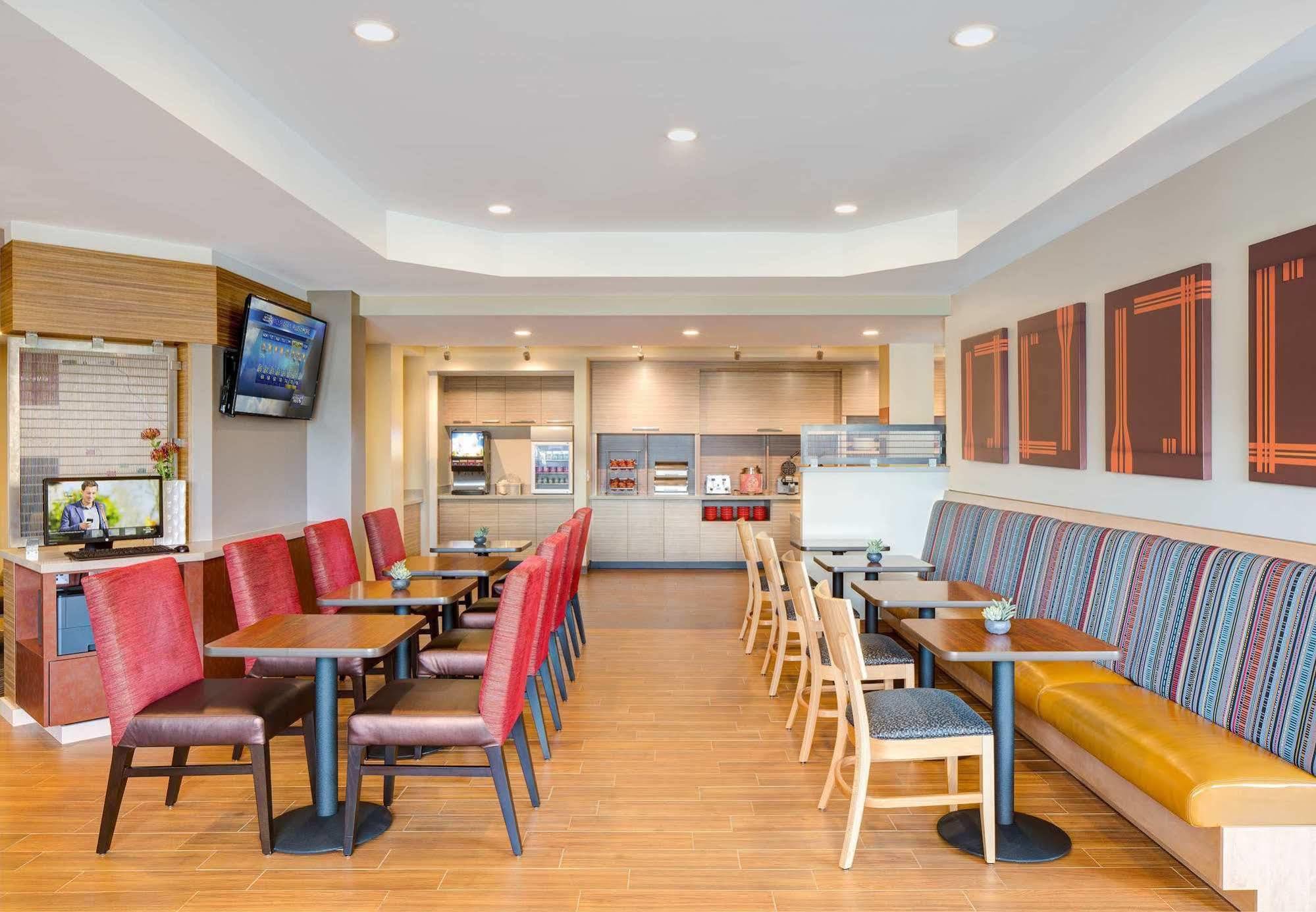 Towneplace By Marriott Grove Mercer/outlets Hotel 3*